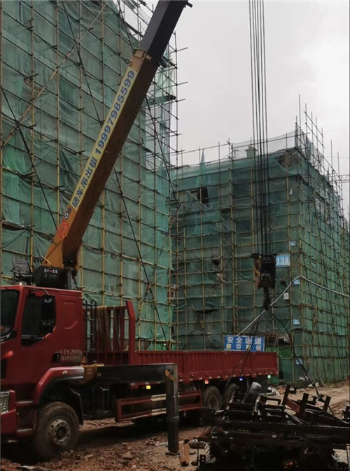 嘉陵区“慢工细活”—— 吊车的 “微动控制” 技术